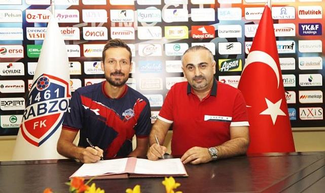 1461 TRABZON FK ARİF MORKAYA İLE SÖZLEŞME İMZALADI