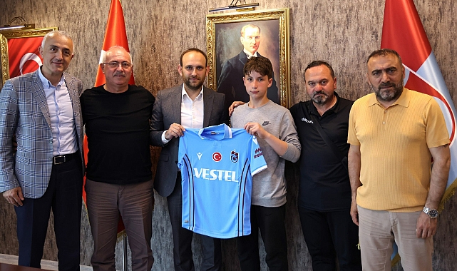 ŞAMPİYON SPORCULARDAN TRABZONSPOR'A ZİYARET