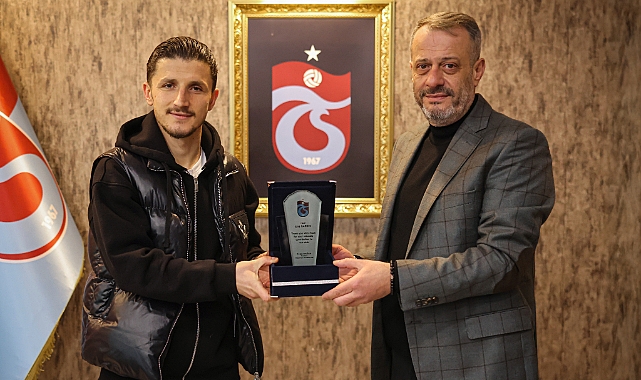 ENİS BARDHİ'YE TEŞEKKÜR PLAKETİ
