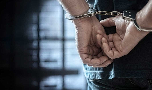 DEHŞET SAÇAN EŞ TUTUKLANDI