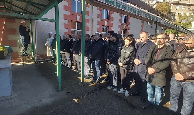 BAŞKAN ÖKTEM'İN ANNESİ EBEDİYETE UĞURLANDI