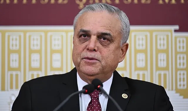 CHP'Lİ İSİMDEN ÖZGÜR ÖZEL'E FLAŞ SÖZLER!