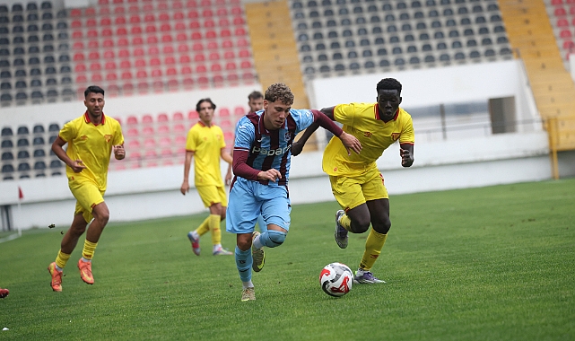 TRABZONSPOR'UN GENÇLERİ BERABERLİĞE RAZI
