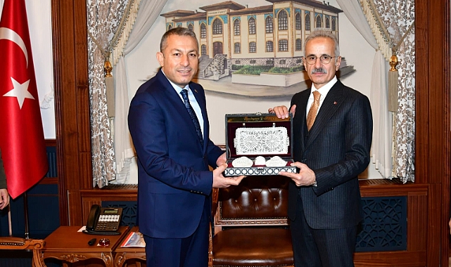 BAKAN URALOĞLU'NDAN VALİ ŞAHİN'E ZİYARET