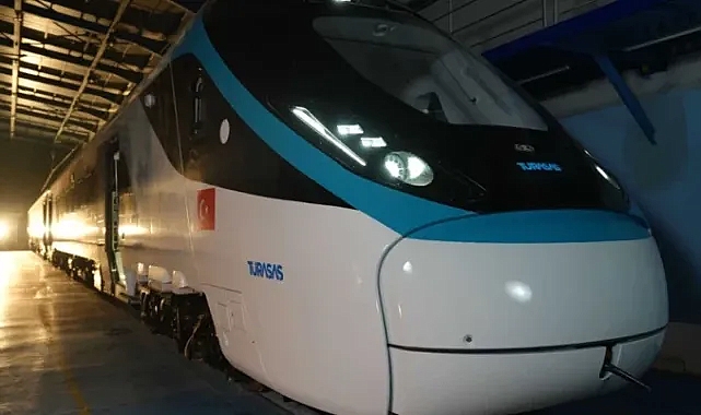 MİLLİ ELEKTRİKLİ HIZLI TREN 2026’DA RAYLARA İNİYOR