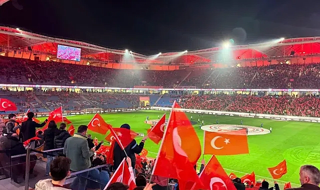 PAPARA'DA MUHTEŞEM GÖRÜNTÜLER... HER YER AY-YILDIZ