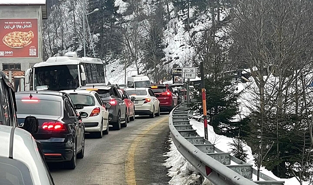 UZUNGÖL'DE TRAFİK KİLİTLENDİ!