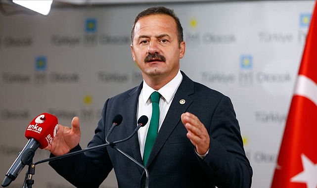 AĞIRALİOĞLU'NA TRABZON'DA BÜYÜK ŞOK... YÖNETİMLE BİRLİKTE İSTİFA ETTİLER!