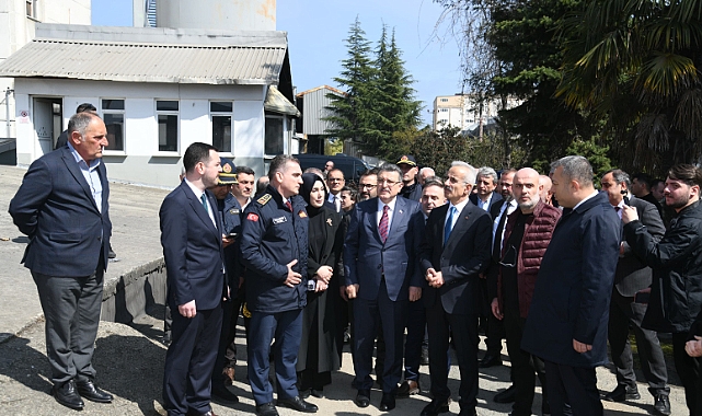 URALOĞLU VE GENÇ'TEN YANAN FABRİKAYA ZİYARET