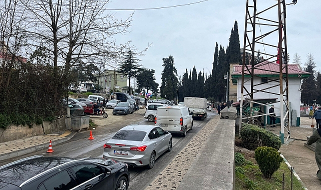TRABZON’DA MEZAR ZİYARETİ HER BAYRAM ÇİLE!
