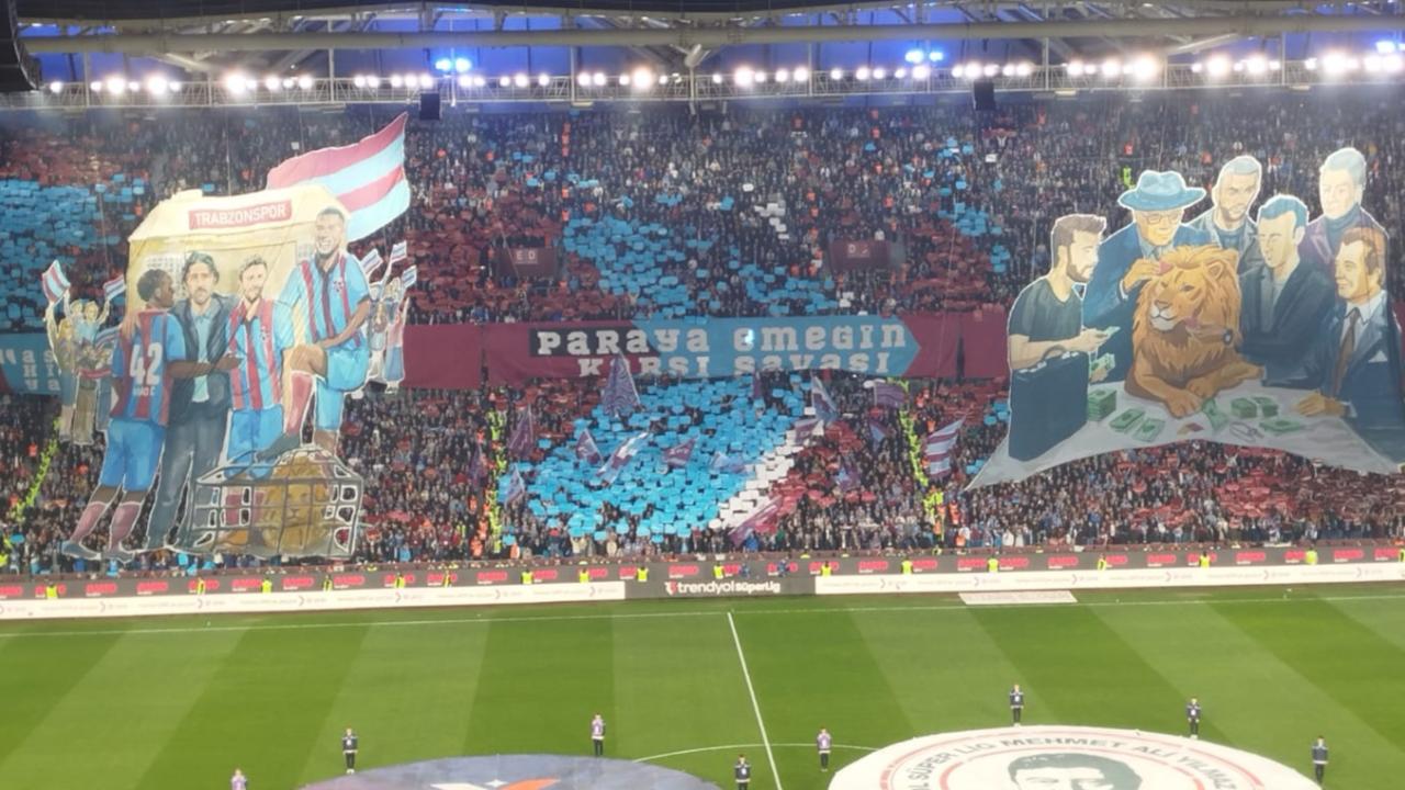 TRABZONSPOR'DAN FLAŞ KOREOGRAFİ... UĞURCAN'A FLAŞ GÖNDERME!