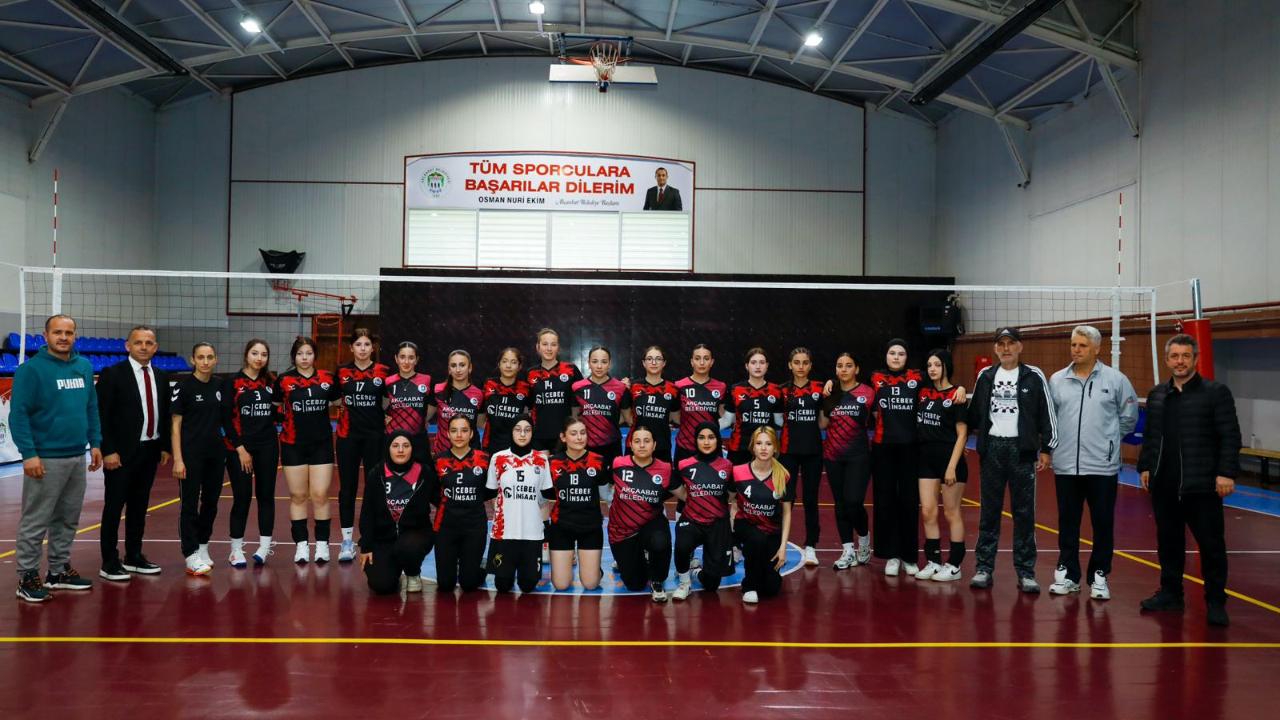 AKÇAABAT BELEDİYESİ GENÇLERİ SPORLA BULUŞTURUYOR