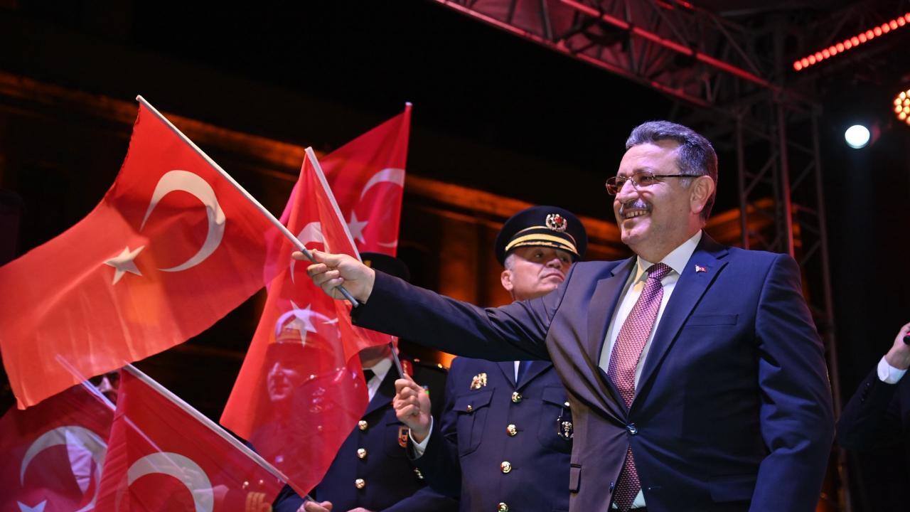 BAŞKAN GENÇ: "19 MAYIS, KURTULUŞ MEŞALESİNİN YAKILDIĞI GÜNDÜR"