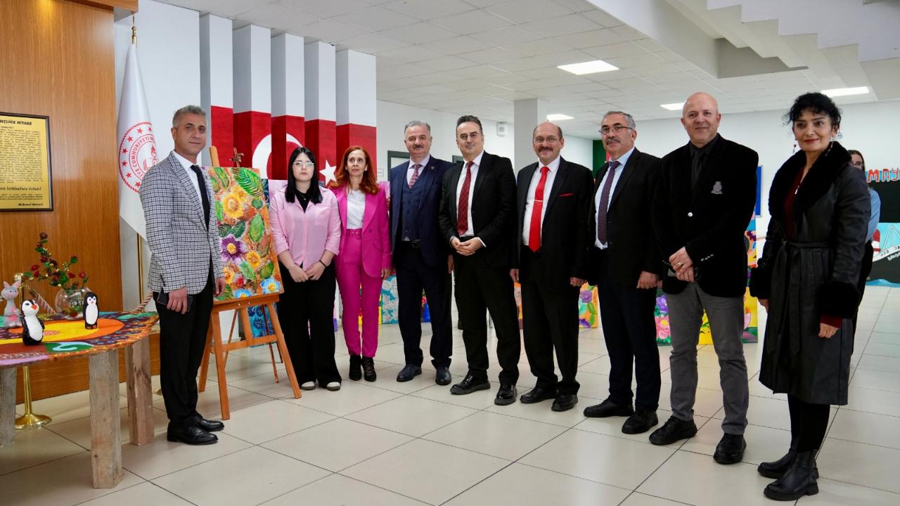 GENÇ YETENEKLERDEN SANAT DOLU SERGİ