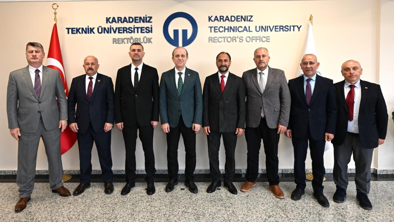 MHP TRABZON HEYETİNDEN REKTÖR ÇUVALCI'YA ZİYARET