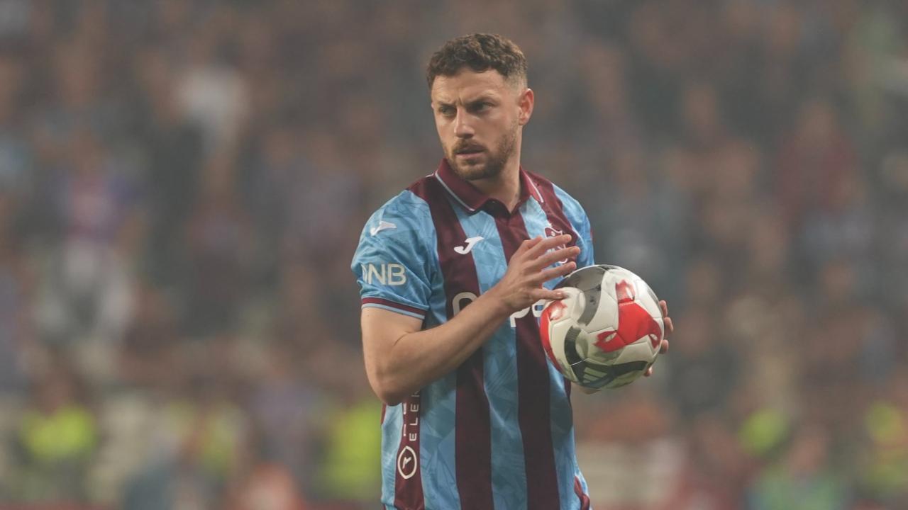 MUSTAFA ESKİHELLAÇ: DÜNYANIN EN GÜZEL KULÜBÜYÜZ