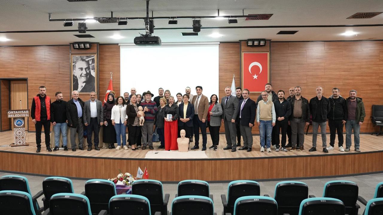 ORTAHİSAR BELEDİYESİ’NDEN HAYAT KURTARAN İLK YARDIM EĞİTİMİ
