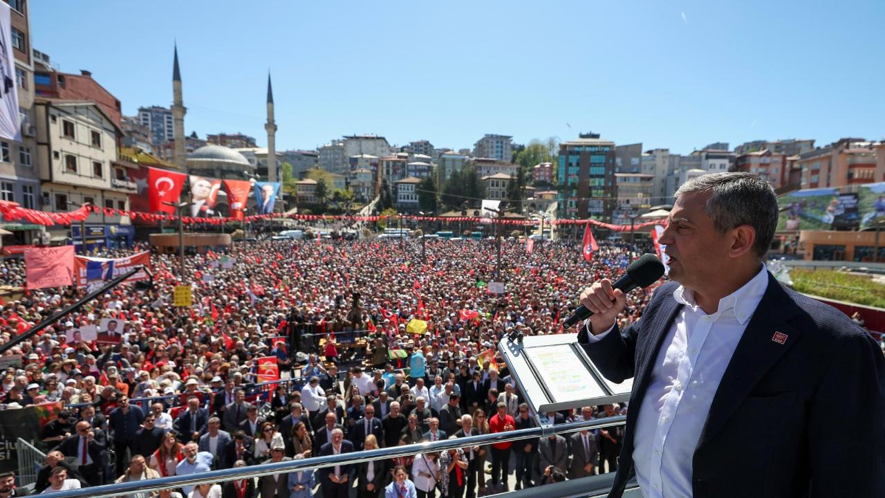 ÖZGÜR ÖZEL: 40 TL'Yİ VERİN, ÇAY ÜRETİCİSİNİ PERİŞAN ETMEYİN!