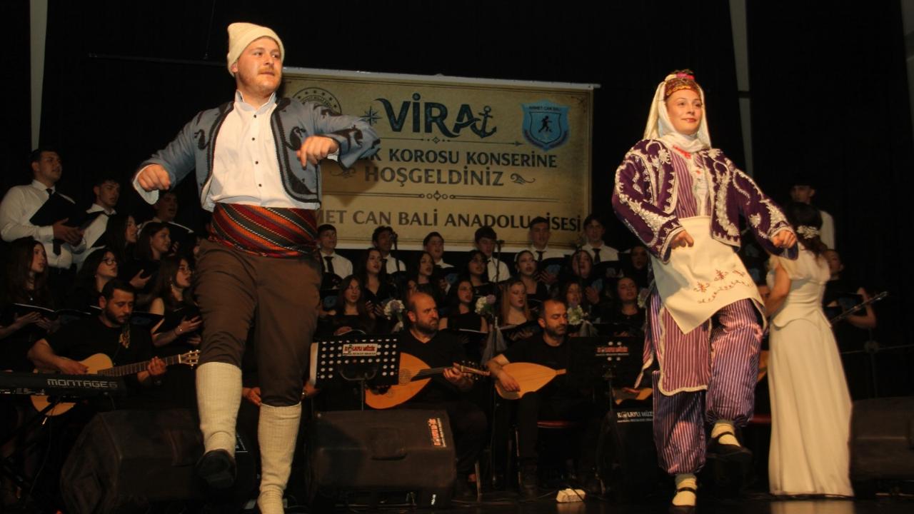 PELİTLİ AHMET CAN BALİ ANADOLU LİSESİ ÖĞRENCİLERİNDEN TÜRKÜ ZİYAFETİ