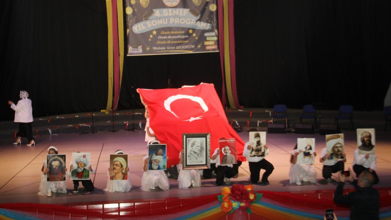 TRABZON TİCARET İLKOKULU’NDAN YIL SONU ŞÖLENİ