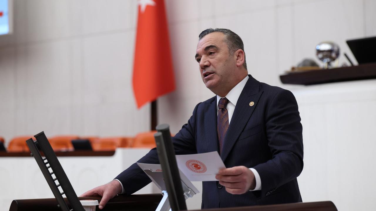 YAVUZ AYDIN'DAN ANITKABİR İÇİN SORU ÖNERGESİ