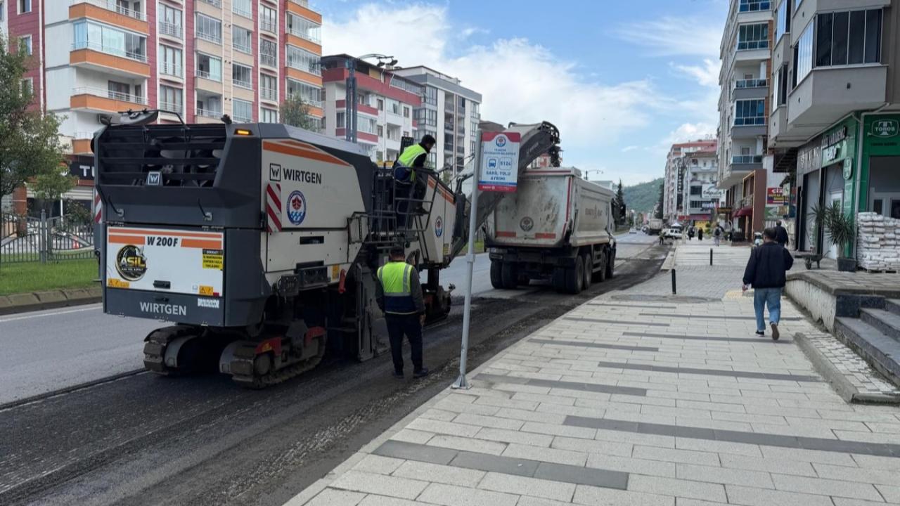 YOMRA'DA ASLFALT SEFERBERLİĞİ