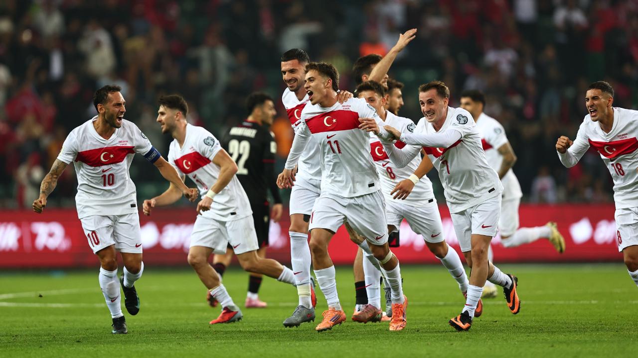 A MİLLİLERİMİZİN İLK 11'İ BELLİ OLDU