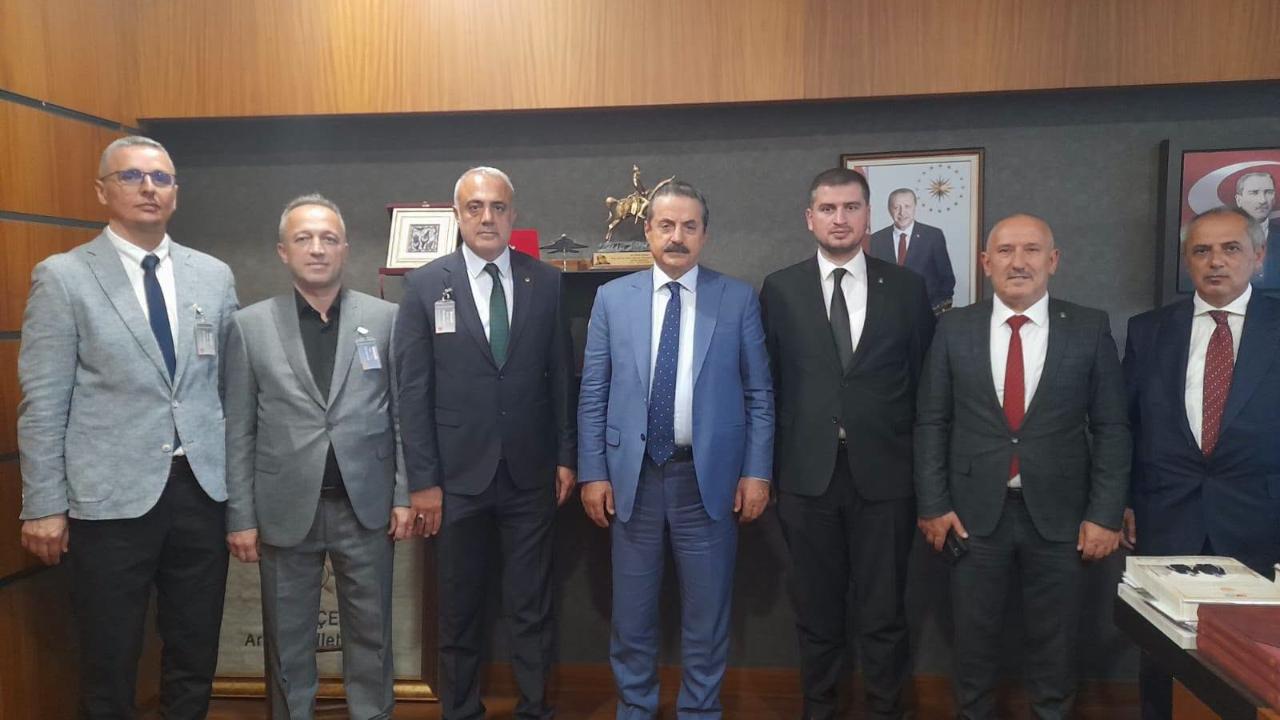 AK PARTİ ARTVİN HEYETİNDEN MİLLETVEKİLİ ÇELİK'E ZİYARET