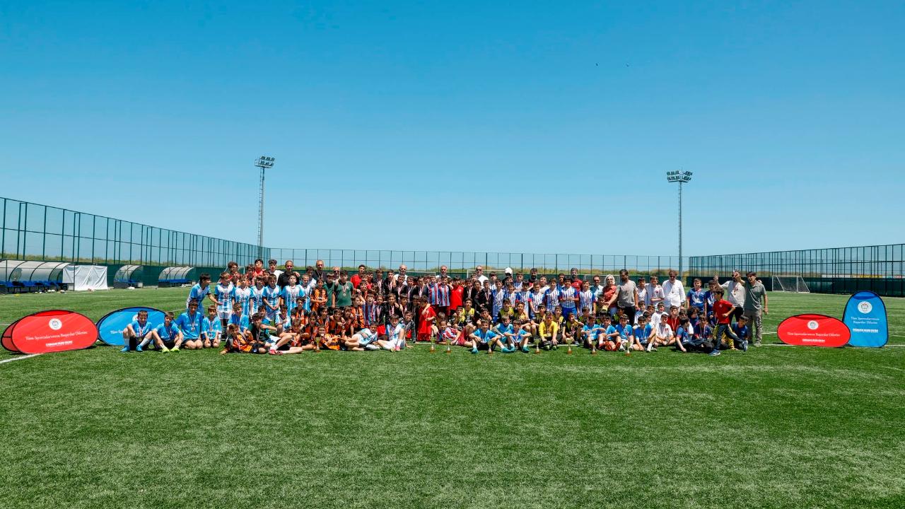 AKÇAABAT BELEDİYESİ GENÇLERİ SPORLA BULUŞTURUYOR