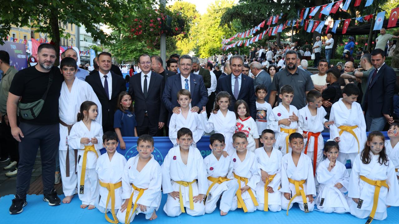 BAŞKAN GENÇ: “ÇOCUKLARIMIZIN GELİŞİMİNE KATKI SAĞLIYORUZ”