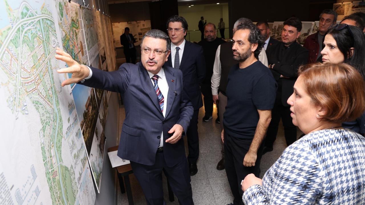 BAŞKAN GENÇ: ŞEHRİMİZİN DÖNÜŞÜM YOLCULUĞUNA BİRLİKTE TANIKLIK EDELİM