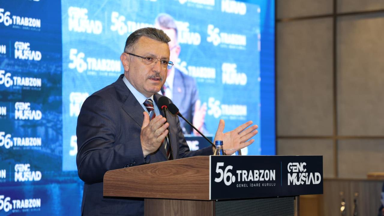 BAŞKAN GENÇ: ÜLKEMİZİN BAŞARISINDA GENÇLERİN İMZASI OLACAK