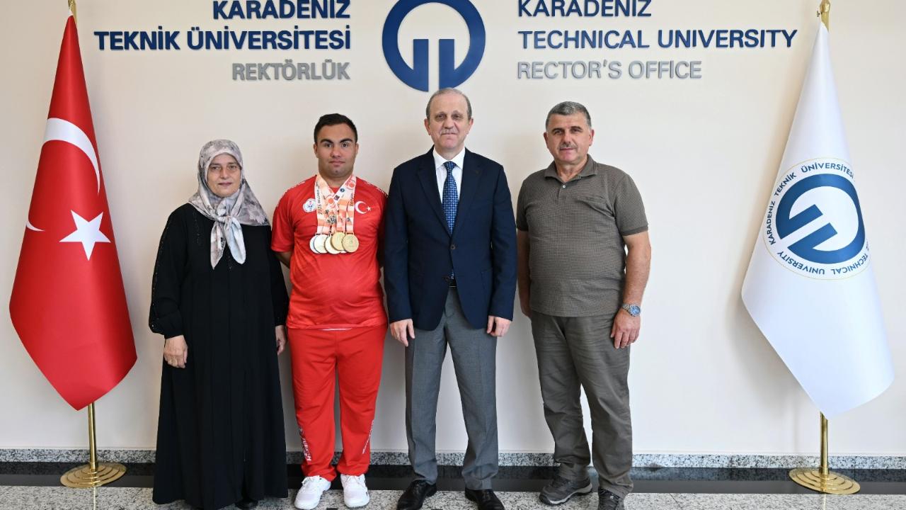 DÜNYANIN KONUŞTUĞU ŞAMPİYON, KTÜ’YÜ ZİYARET