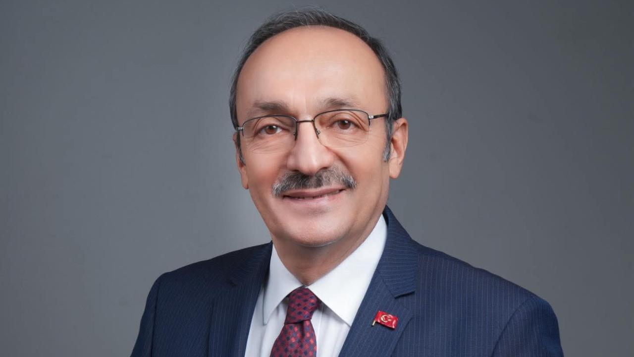 DÜZKÖY BELEDİYE BAŞKANI ÇELENK KORKUTTU