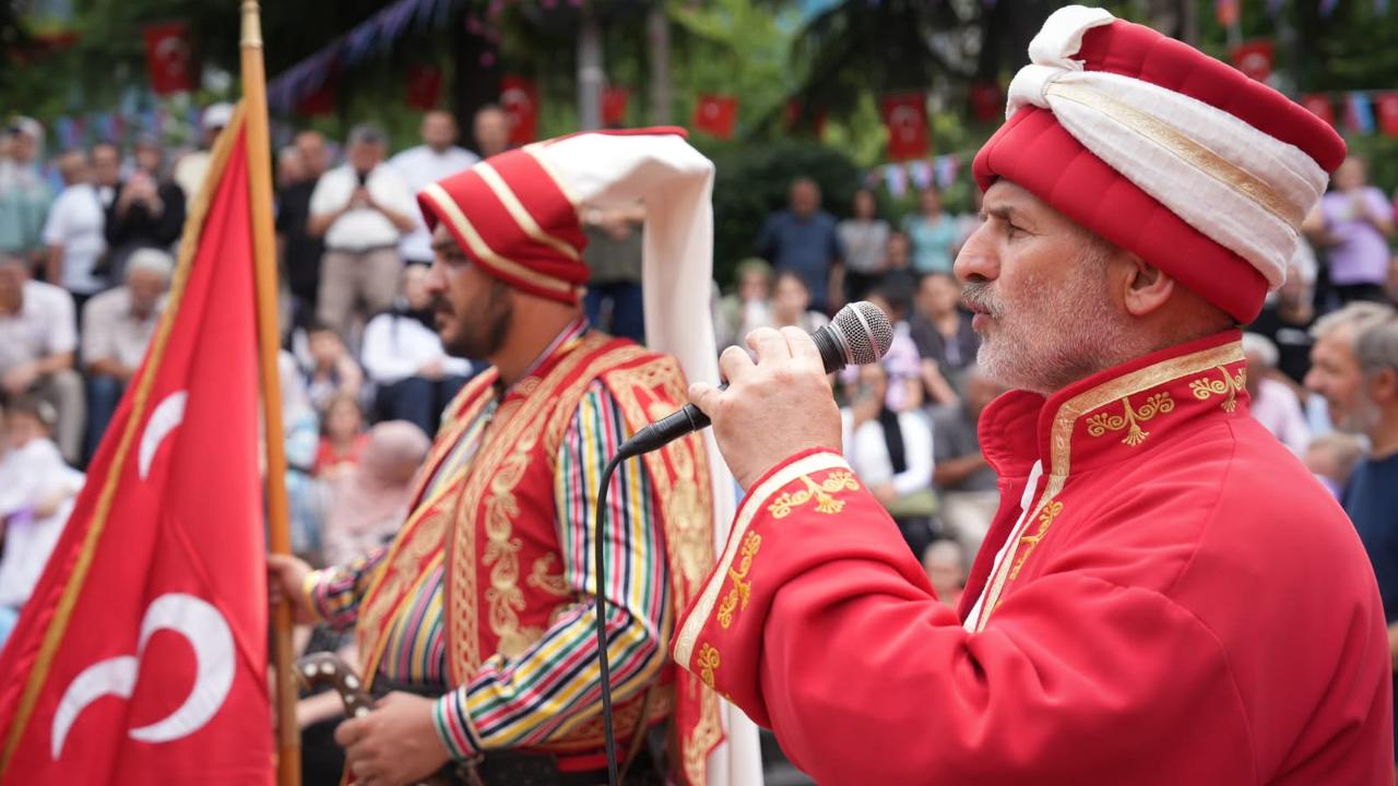 MEYDAN PARKI'NDA MEHTER COŞKUSU