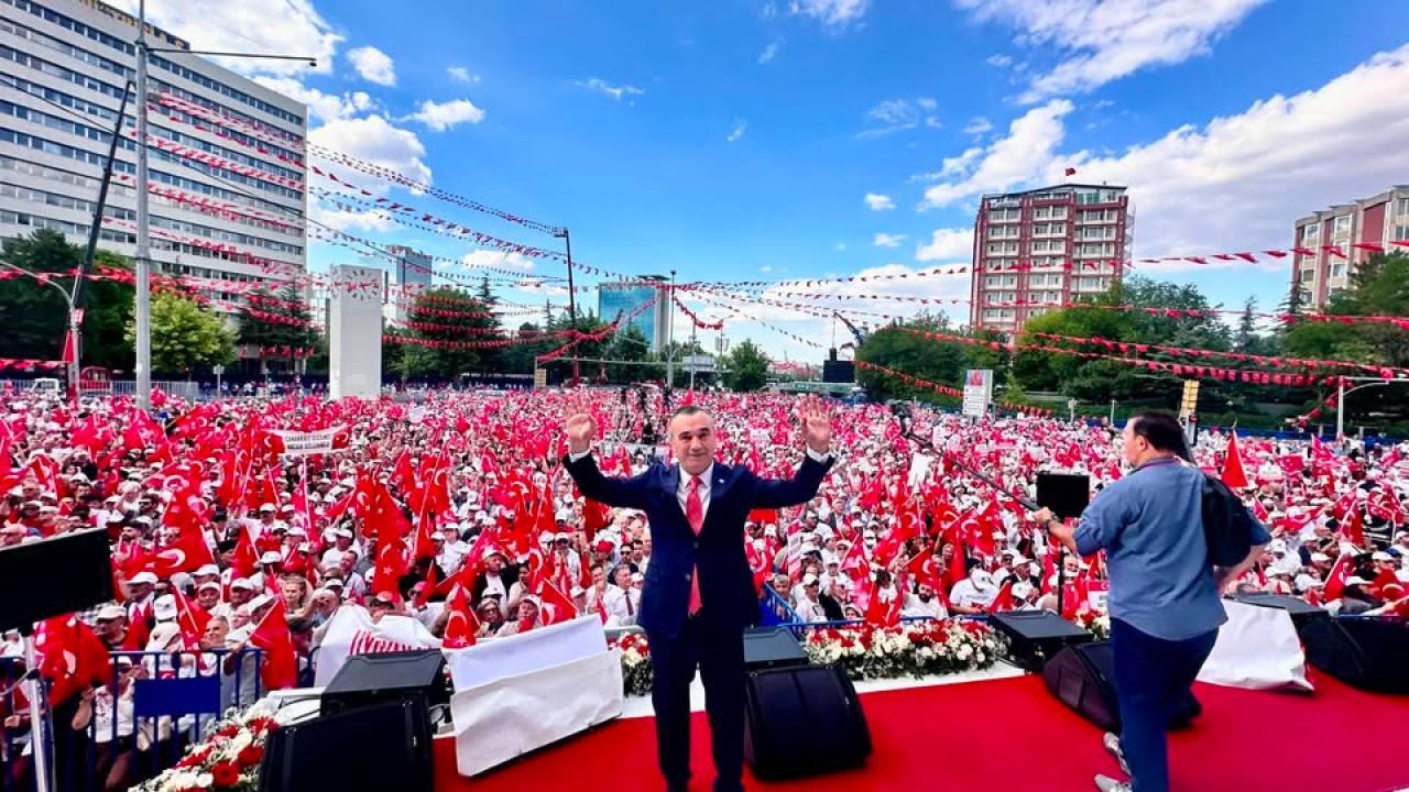 YAVUZ AYDIN: NE MUTLU TÜRKÜM DİYENE!