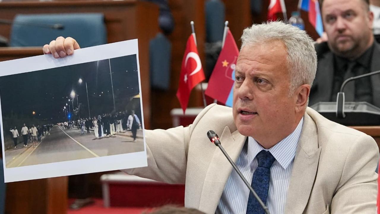 ZORLU: UZUNKUM YAŞAM ALANINDAKİ TAHKİMAT KÖTÜ BİR GÖRÜNTÜ OLUŞTURUYOR!