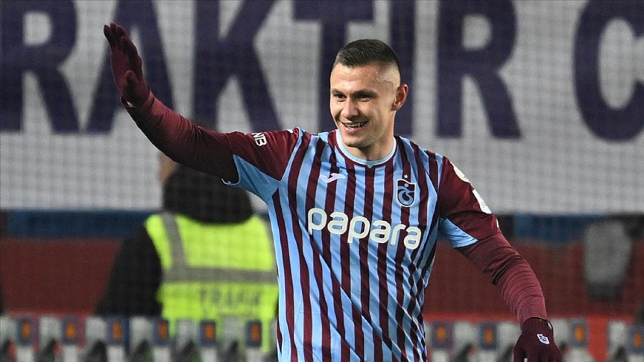 ZUBKOV RESMEN AEK'DA