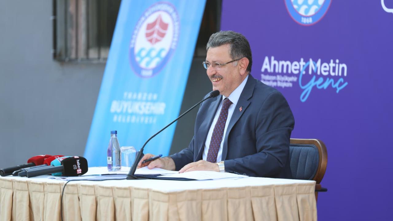 BAŞKAN GENÇ: “SÖZÜN SAHİBİ MİLLETTİR, SORUNLARI BİRLİKTE ÇÖZÜYORUZ”