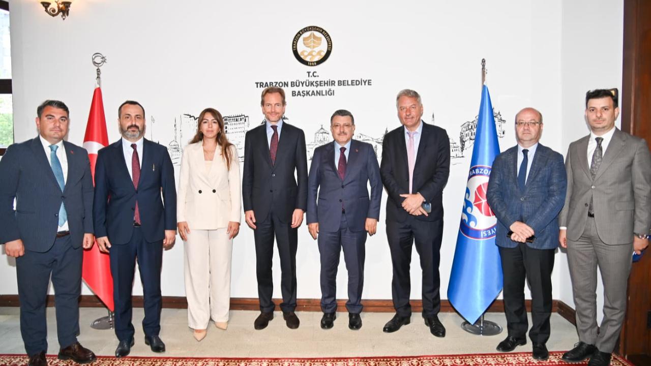 BÜYÜKELÇİ HENDRİK VAN DE VELDE’DEN BAŞKAN GENÇ’E ZİYARET