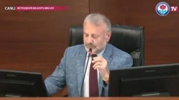 BÜYÜKŞEHİR MECLİSİNDE BARIŞ... FARUK KANCA ÖZÜR DİLEDİ