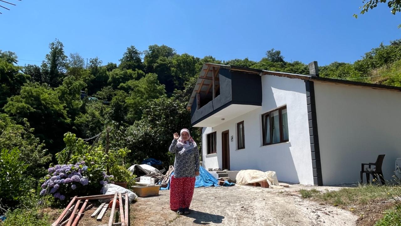 ORTAHİSAR BELEDİYESİ İHTİYAÇ SAHİBİ VATANDAŞIN EVİNİ YENİLEDİ