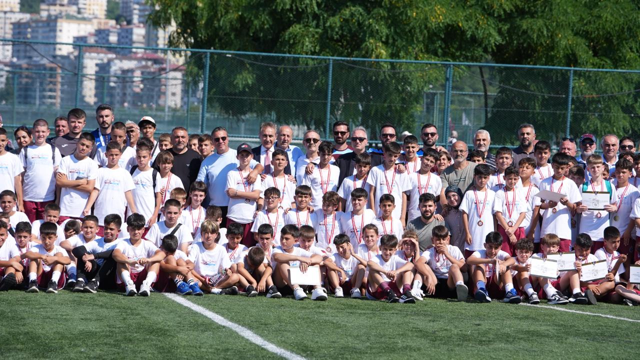 TRABZONSPOR FUTBOL OKULLARI YAZ KAMPI SONA ERDİ