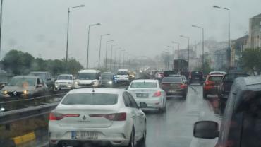 TRABZON'UN BİTMEYEN ÇİLESİ: TRAFİK ÇİLESİ!