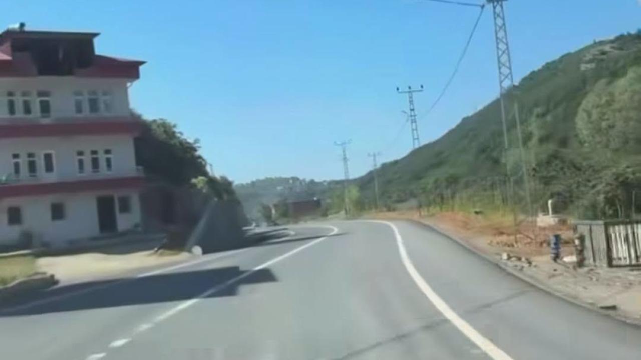 YANBOLU-SANTA YOLUNDA ASFALT SEVİNCİ
